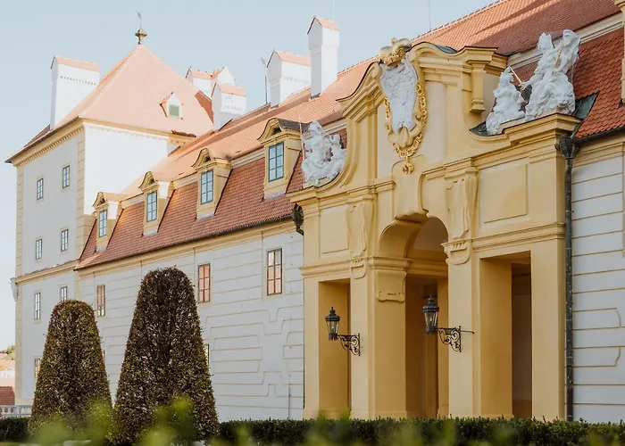 ANTON FLORIAN, zámecký hotel Valtice